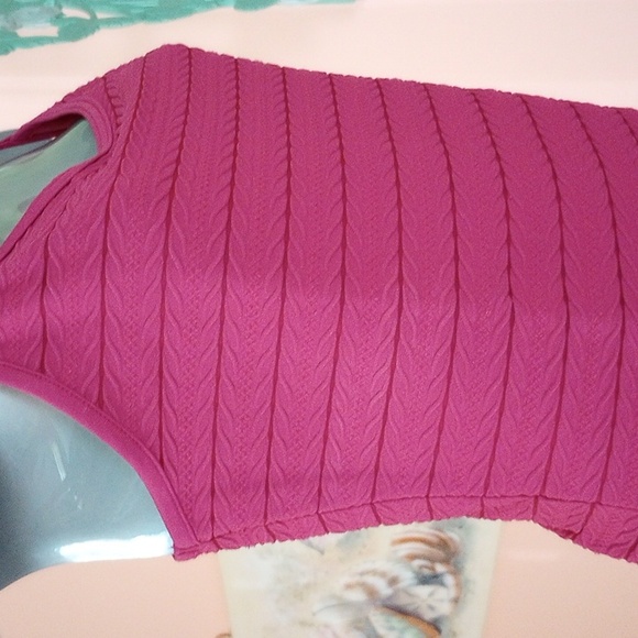 Pink Stretchy Tank Size M (Like New - Well Made) - Picture 2 of 8
